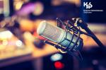 Mikrofon radiowy w studiu