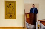 zastepca dyrektora IAS w białymstoku piotr jurczuk przemawia na konferencji na wydziale prawa